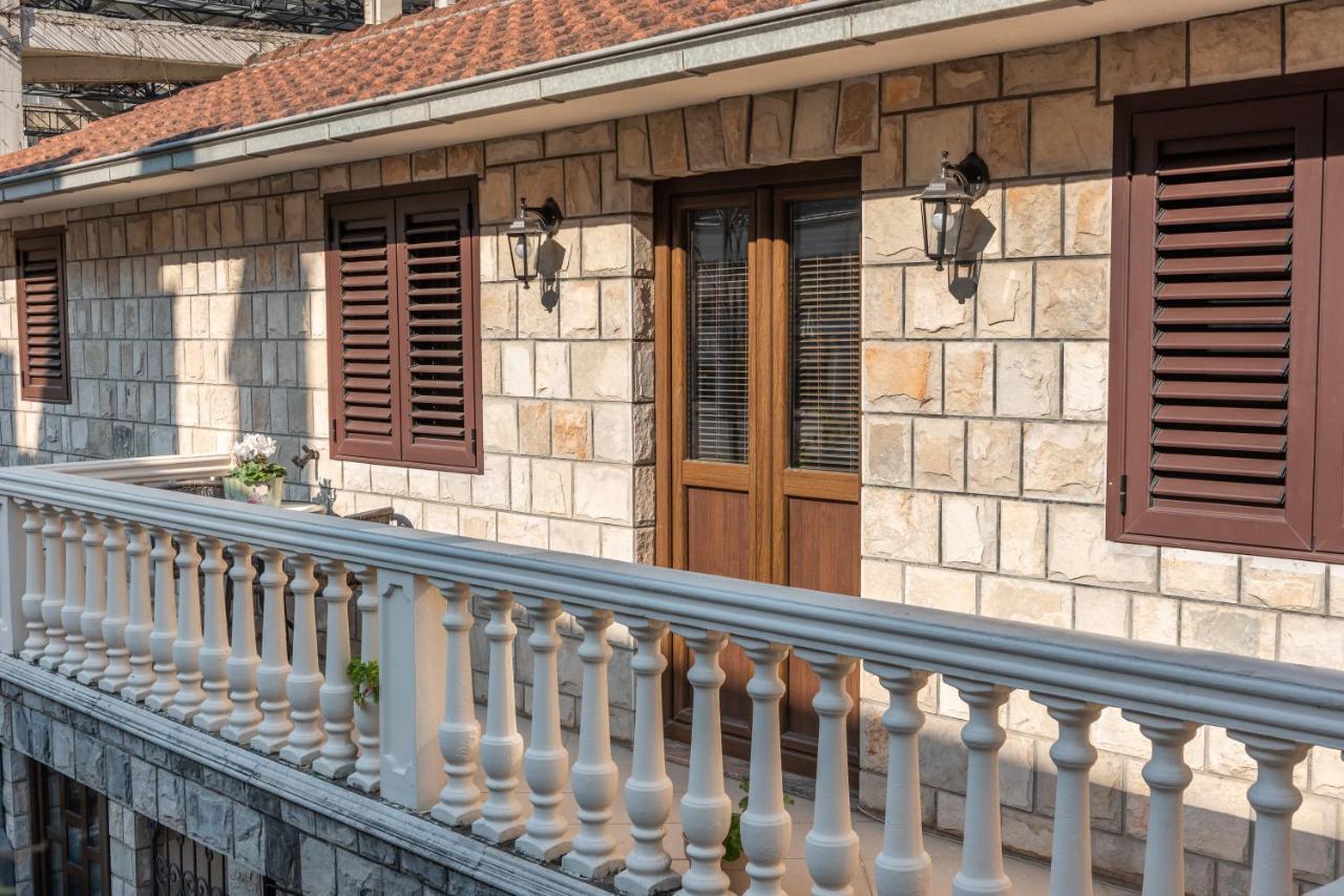 S&P City Center Apartments Kotor Exterior foto